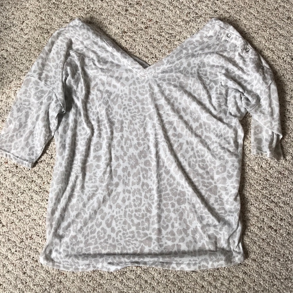 leopard 🐆 Express relaxed fit top M!